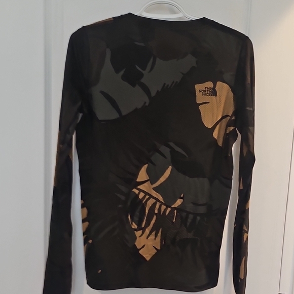 The North Face Black and Tan Long Sleeve Camo Shirt - Picture 7 of 7